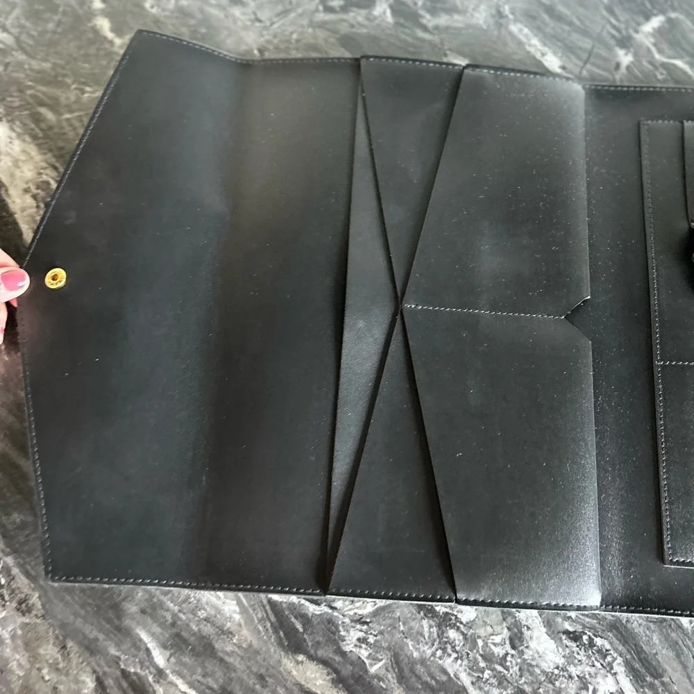 Glass Ladder & Co. Megan Portfolio - Black Vegan Leather - Picture 6 of 8